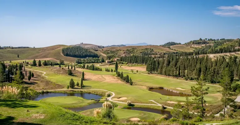 A Castelfalfi tutto scorre (e cambia) tranne il golf